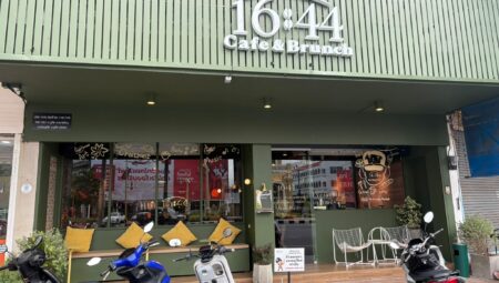 16:44 Cafe & Brunch – Phuket’s Elegant All-Day Cafe